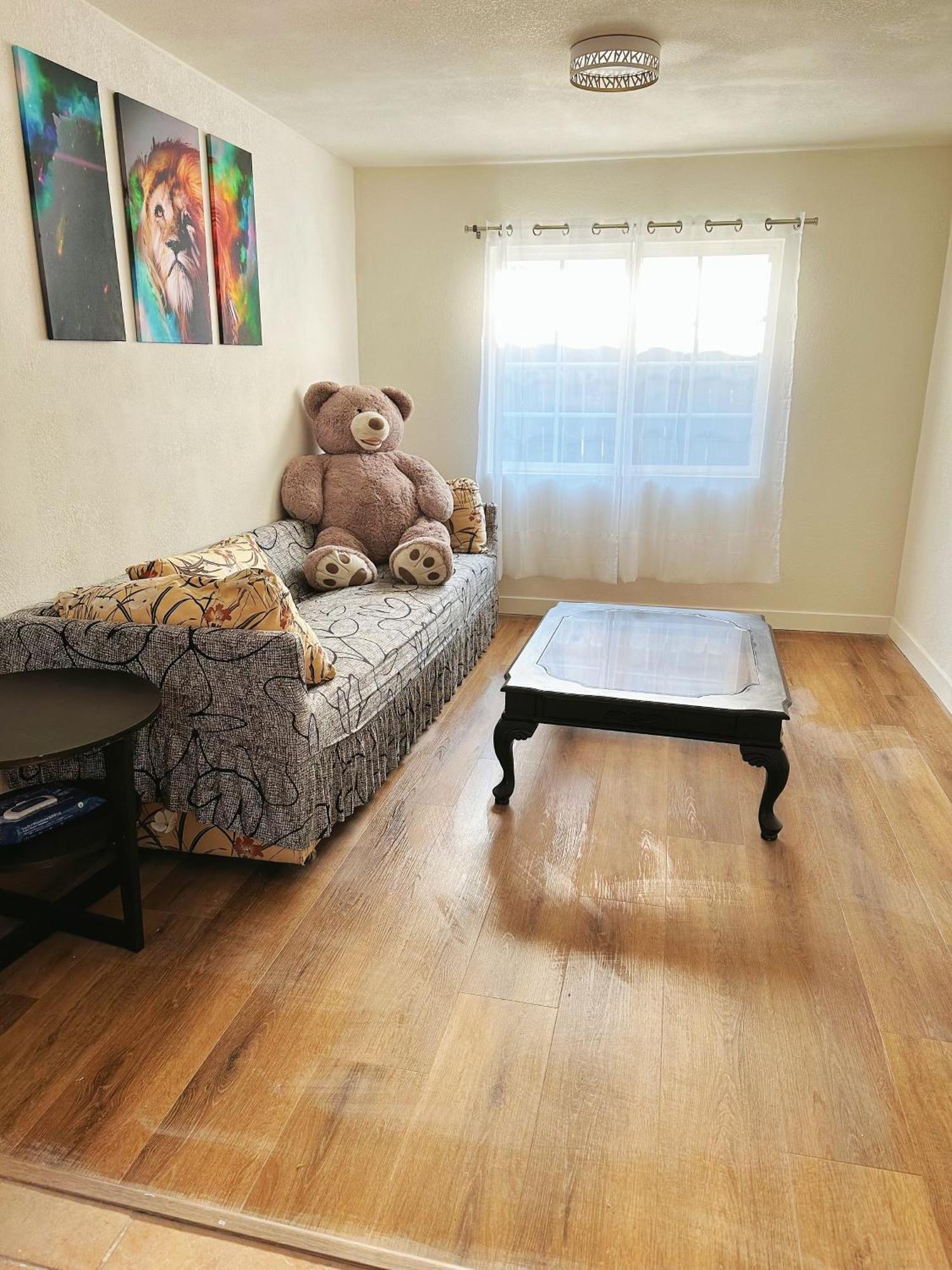 New Renovated Room With Shared Bathroom Хасиенда-Хайтс Экстерьер фото